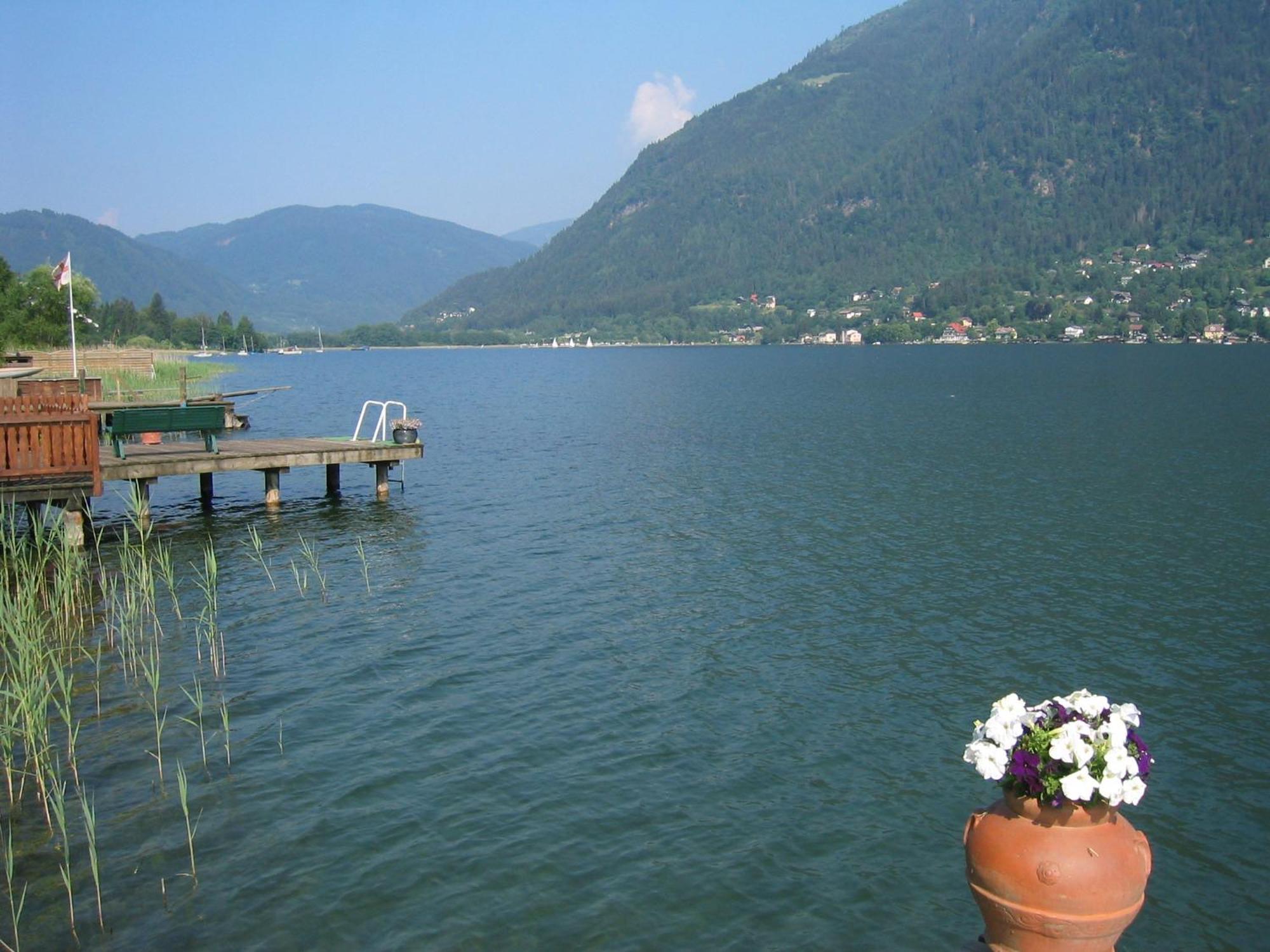 Gaestehaus Haerb Landskron Bagian luar foto